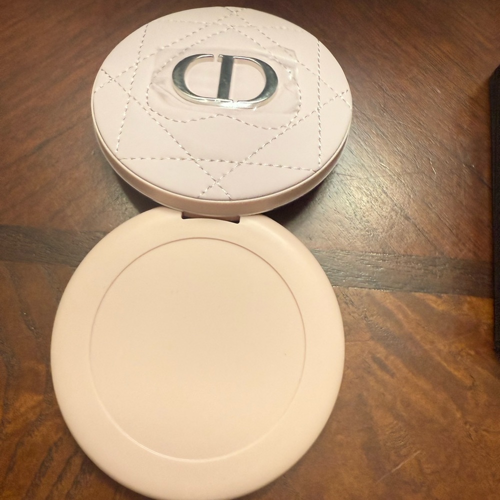 Brand new Dior Pink compact mirror - Picture 4 of 4